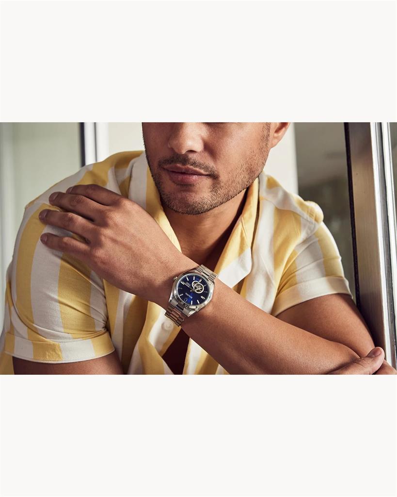 BULOVA Classic Surveyor Automatic 96A27, ρολόι, Bulova, αυτόματο ρολόι, πολυτελή ρολόι, ρολόι με ασημί κάσα, ρολόι με μαύρο καντράν, ρολόι μπρασελέ, ρολόι αδιάβροχο, ρολόι με ανθεκτικό κρύσταλλο, ρολόι αυτόματης κίνησης, ρολόι με φωσφορίζοντες δείκτες, ρο